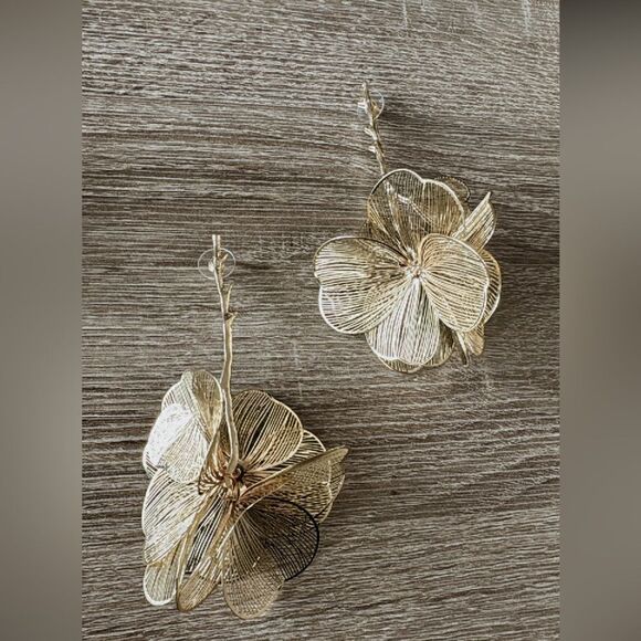 Statement flower drop earrings A591 - Picture 3 of 4